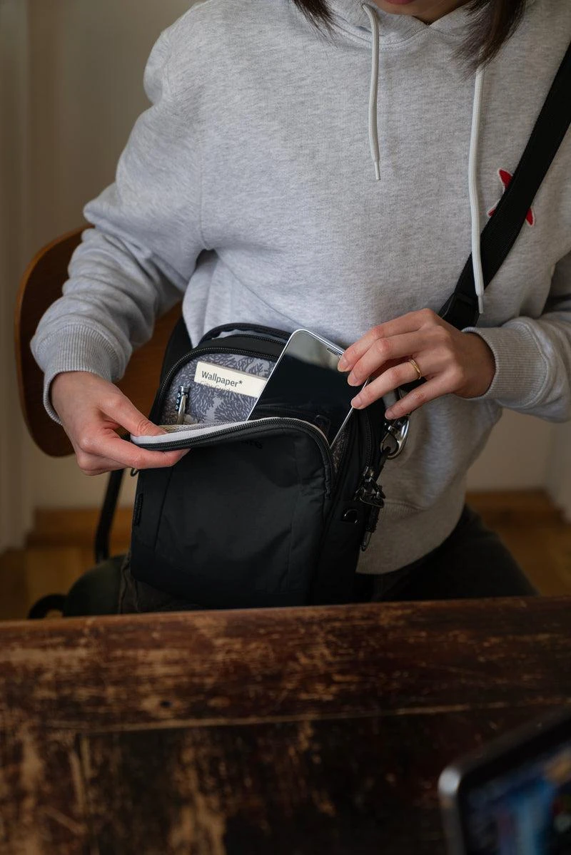 Pacsafe Metro LS100 Crossbody 11 Pacsafe Metro LS100 Crossbody - Image 11