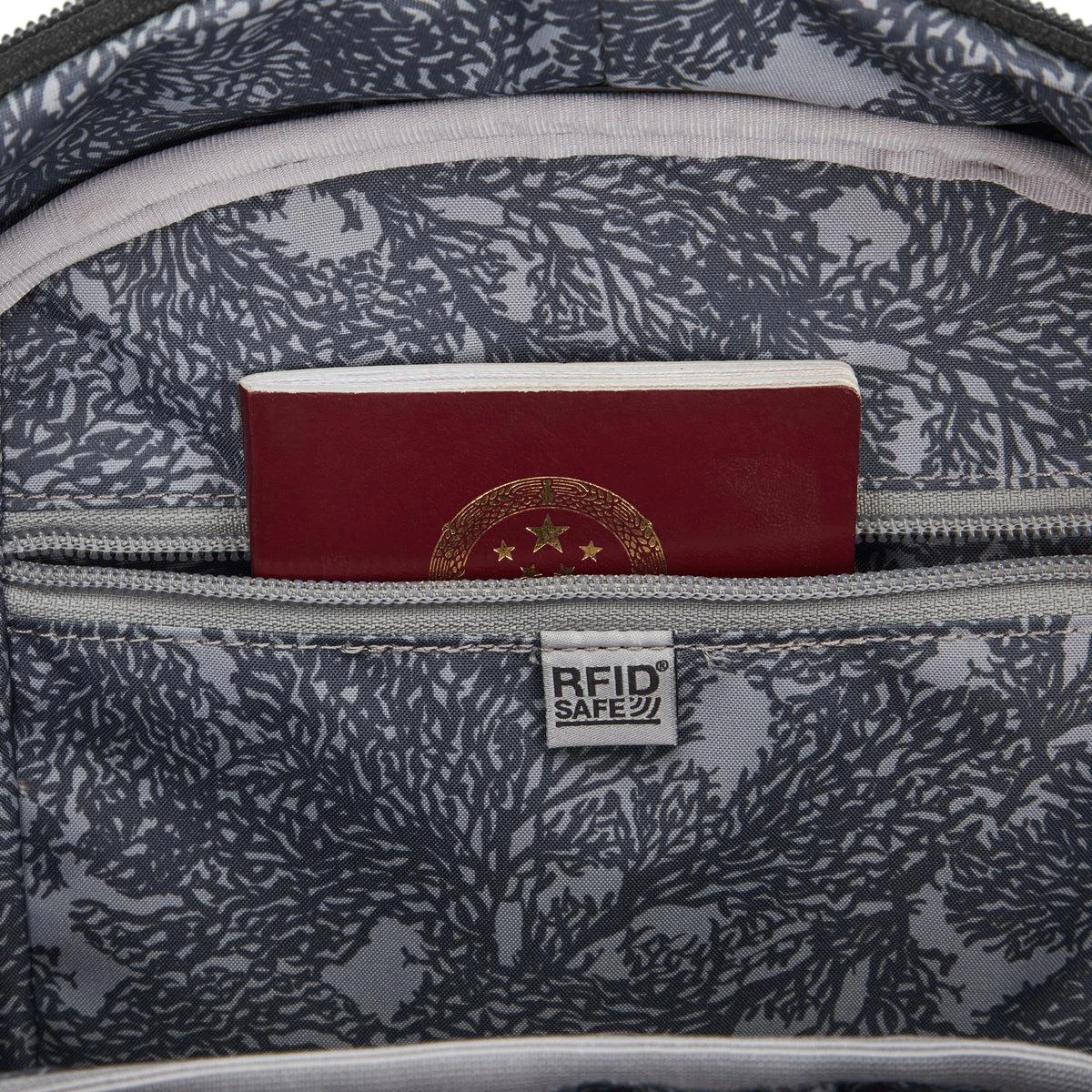 Pacsafe Metro LS450 Backpack 13 Pacsafe Metro LS450 Backpack - Image 13